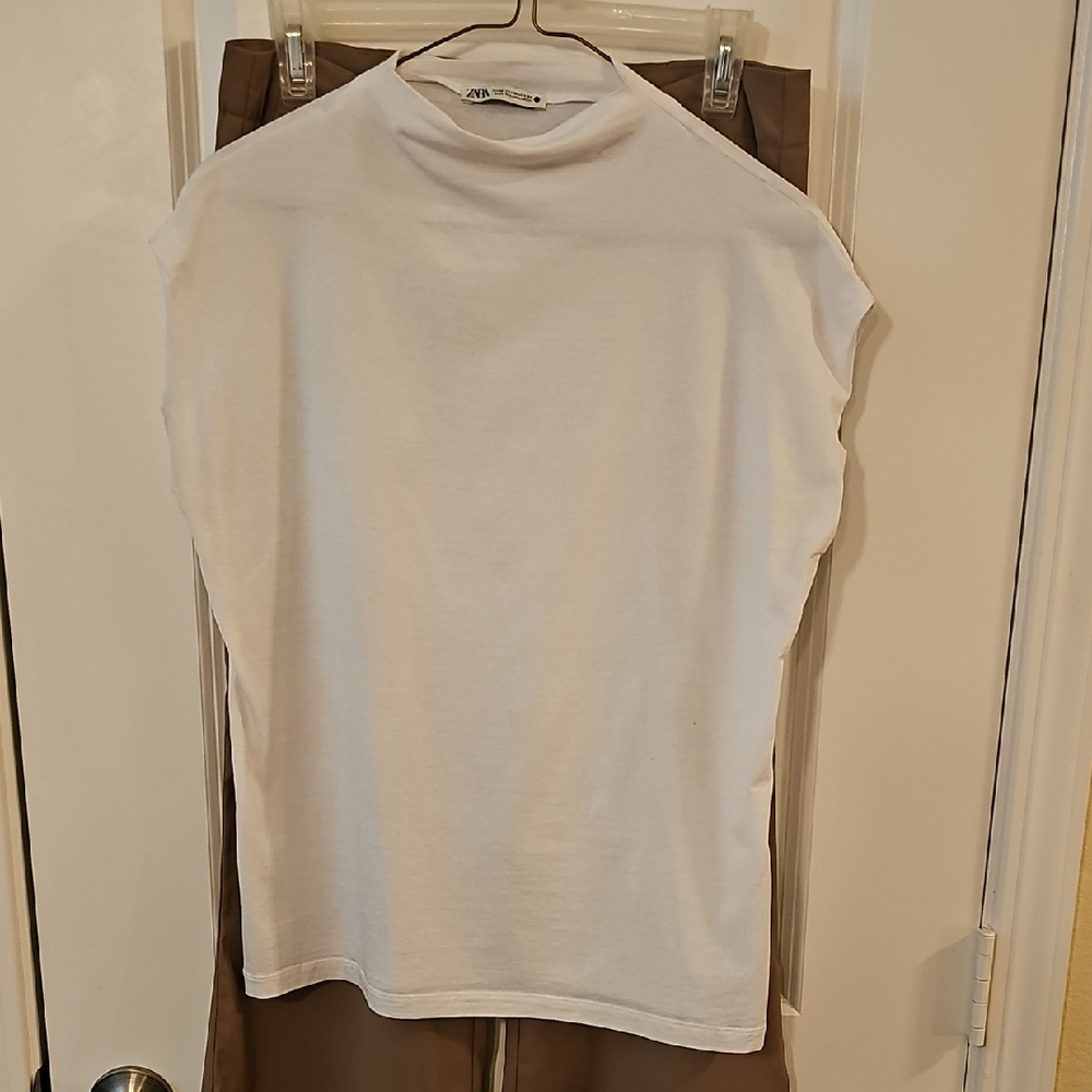 Zara White Sleeveless Top, M